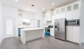 529 Country Club Dr, Alamo, TX 78516