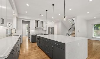 924 28TH St S, Arlington, VA 22202