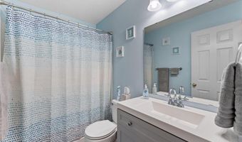 6738 158th St W, Apple Valley, MN 55124