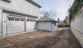 369 Alta Ave, Ashland, OR 97520