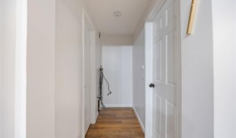 8 Apple Blossom Ct, Airmont, NY 10952