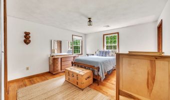 21 Quarry Rd, Branford, CT 06405