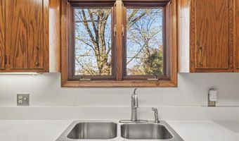 1823 Gramsie Rd, Arden Hills, MN 55112