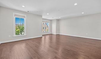 2109 MAIN LINE 102, Alexandria, VA 22301