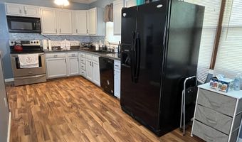 105 S 6th St, Albia, IA 52531