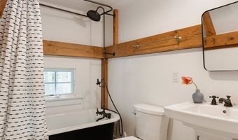 8 Twixt Rd, Cornwall, CT 06753