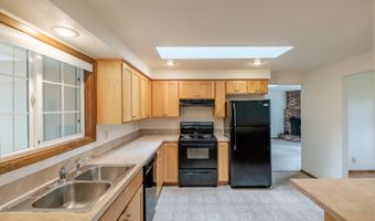 1949 WALN CREEK Dr, Salem, OR 97306