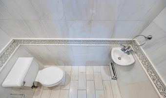 118 Grant Ave, Albertson, NY 11507