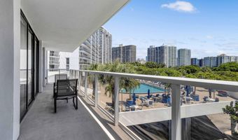 3701 N Country Club Dr 404, Aventura, FL 33180