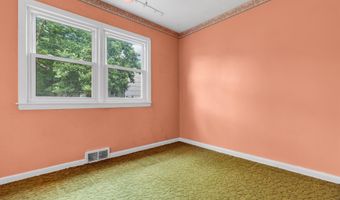 73 Locker St, Beachwood, NJ 08722