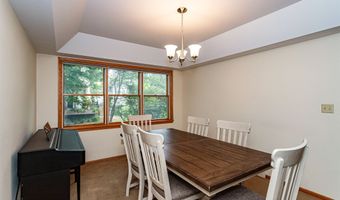 806 Vermont Cir, Ames, IA 50014
