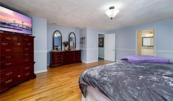 2 Elizabeth Ann Dr, Johnston, RI 02919
