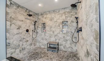 35 Gina Dr, Allentown, NJ 08501
