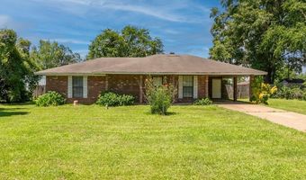 202 Gay St, Batesville, MS 38606
