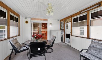 222 W HOPE Ct, Bear, DE 19701