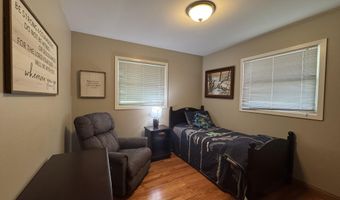 1711 S Lloyd St, Aberdeen, SD 57401