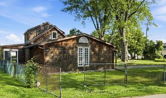 124 Roselawn St, Algonac, MI 48001
