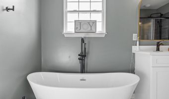 135 Castleton Cir, Boiling Springs, SC 29316