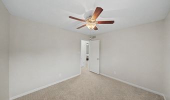 302 Village Cir, Altoona, IA 50009