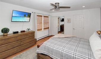 231 Maple Ave 102, Newport, RI 02840