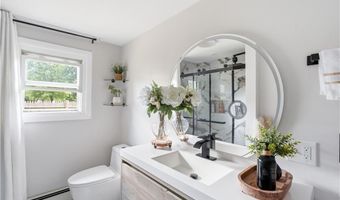 253 Station St, Coventry, RI 02816