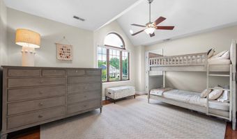 2012 N Yale Ave, Arlington Heights, IL 60004