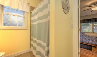 61 Pondview Cir 61, Beacon Falls, CT 06403