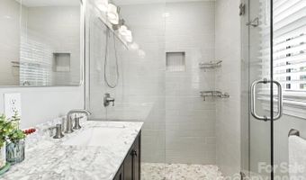 3330 Woodleaf Rd, Charlotte, NC 28205