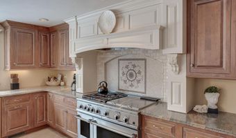 5 Pembroke Way, Bedford, NH 03110