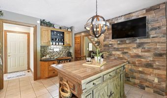 102 Greenhurst Ct, Auburn, IN 46706