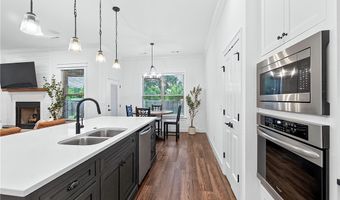 1902 SW Edinburgh Ave, Bentonville, AR 72713
