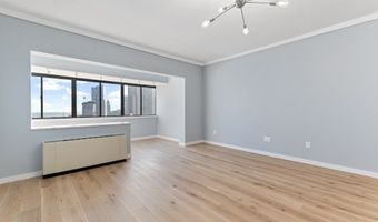8 Whittier Pl 24E, Boston, MA 02114