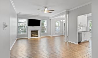 5947 FOUNDERS HILL Dr 201, Alexandria, VA 22310