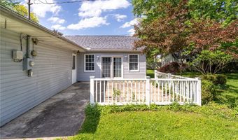 915 Sharondale Dr, Amherst, OH 44001