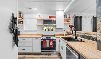 102 Battery Ln 102, Beaufort, SC 29902