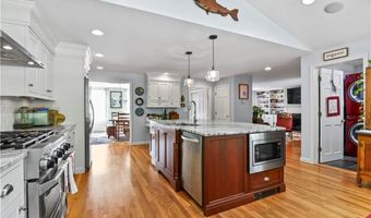 105 Watch Hl, East Greenwich, RI 02818