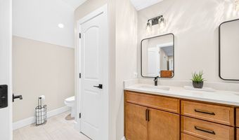2 Sequoia St, Billerica, MA 01821