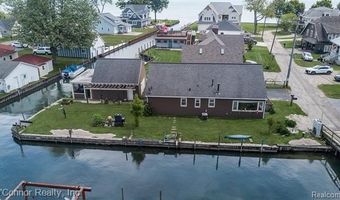 130 Delta Dr, Algonac, MI 48001