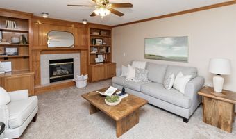 1102 9th Ave SE, Altoona, IA 50009