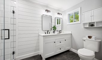 121 Packard Dr, Bangor, ME 04401