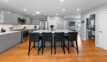 1692 Enclave Ln, Ann Arbor, MI 48103