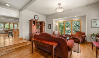 335 NW 17th St, Bend, OR 97701