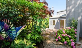 17650 NW ROLLING HILL Ln, Beaverton, OR 97006