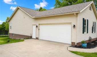 4777 Waterloo Rd, Atwater, OH 44201