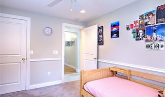 6 Kenmore Ct, Barrington, RI 02806