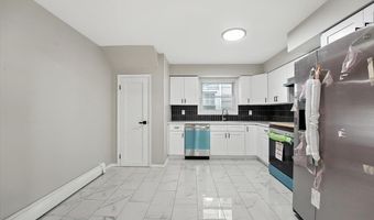 16 OAK St, Bayonne, NJ 07002