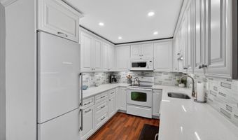 1356 Holgate Dr G3, Ballwin, MO 63021