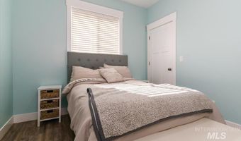 5272 Canterbury St, Chubbuck, ID 83202