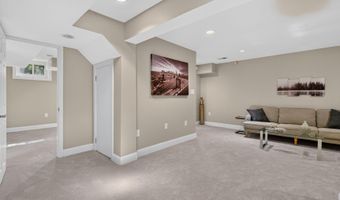 4714 8TH St S, Arlington, VA 22204