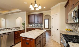 2106 Ridgecrest Dr, Weatherford, TX 76087